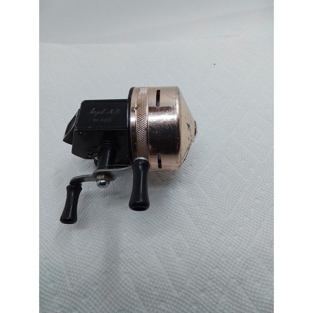 Vintage Angel A-B No. 600 Spincast Fishing Reel Black‎ and Rose Gold Underspin